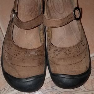 Keen Calistoga Brown Nubuck Leather Mary Janes 8.5